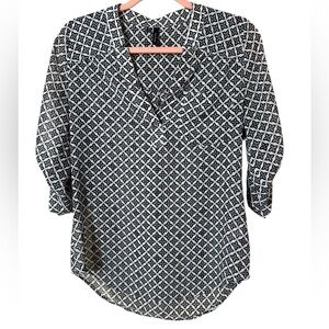 Maurices XS Black and White Geometric Blouse
